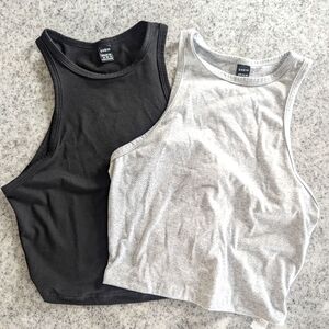 Black and white tank top pair size XS